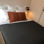 Buqez Eco - Beachfront 20 & House 42 *