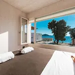 Buqez Eco - Beachfront 20 & House 42 Vakantiehuis *