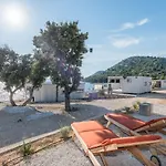 Buqez Eco - Beachfront 20 & House 42 Vakantiehuis