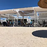 Buqez Eco - Beachfront 20 & House 42 Hébergement de vacances *