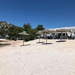 Buqez Eco - Beachfront 20 & House 42
