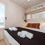 Hébergement de vacances Buqez Eco - Beachfront 20 & House 42 *