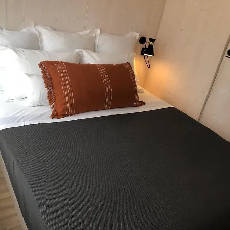 Buqez Eco - Beachfront 20 & House 42 *