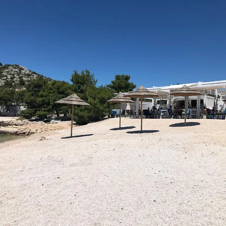 Buqez Eco - Beachfront 20 & House 42