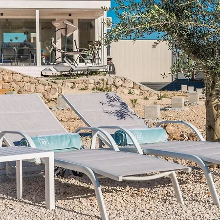 Buqez Eco - Beachfront 20 & House 42 Tatil Evi Drage
