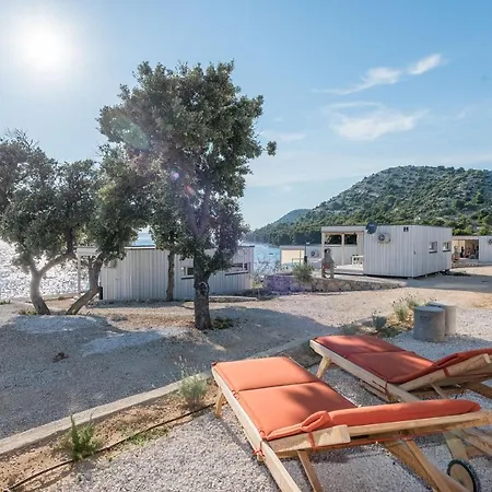 Buqez Eco - Beachfront 20 & House 42 Tatil Evi