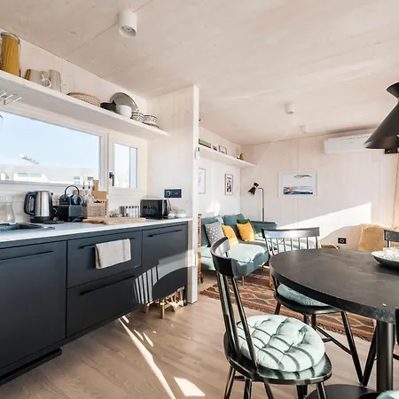 Buqez Eco - Beachfront 20 & House 42 * Drage