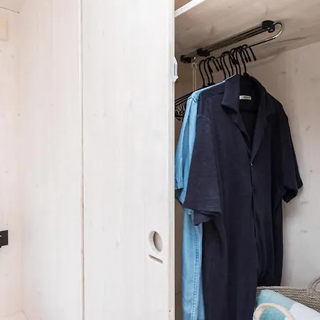 Buqez Eco - Beachfront 20 & House 42 Drage