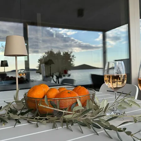 Dom wakacyjny Buqez Eco - Beachfront 20 & House 42