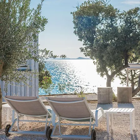 Buqez Eco - Beachfront 20 & House 42 Hébergement de vacances *