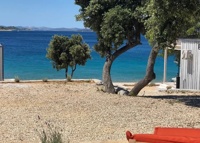 Buqez Eco - Beachfront 20 & House 42 Drage