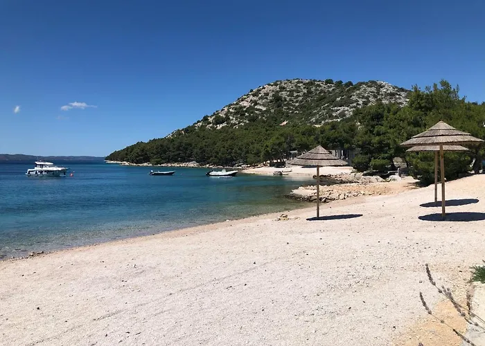 Dom wakacyjny Buqez Eco - Beachfront 20 & House 42 *