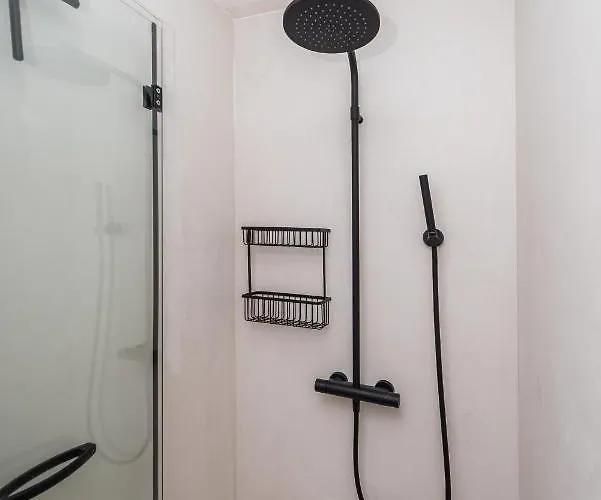 Buqez Eco - Beachfront 20 & House 42 *