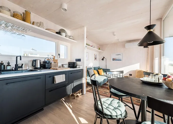 Buqez Eco - Beachfront 20 & House 42 * Drage