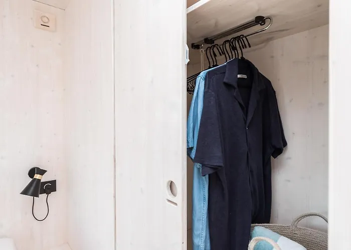 Buqez Eco - Beachfront 20 & House 42 Drage