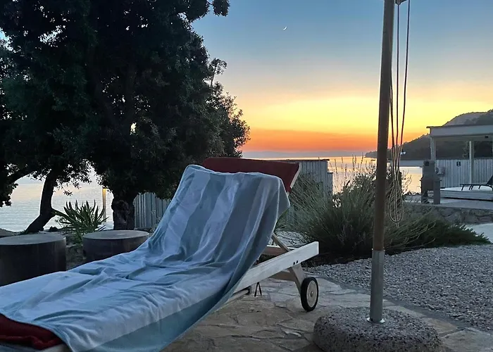 Buqez Eco - Beachfront 20 & House 42