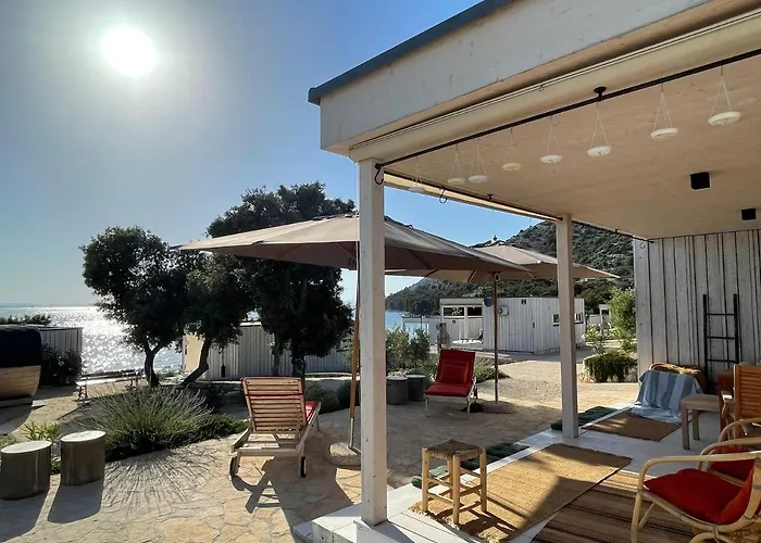 Дом отдыха Buqez Eco - Beachfront 20 & House 42 Драге