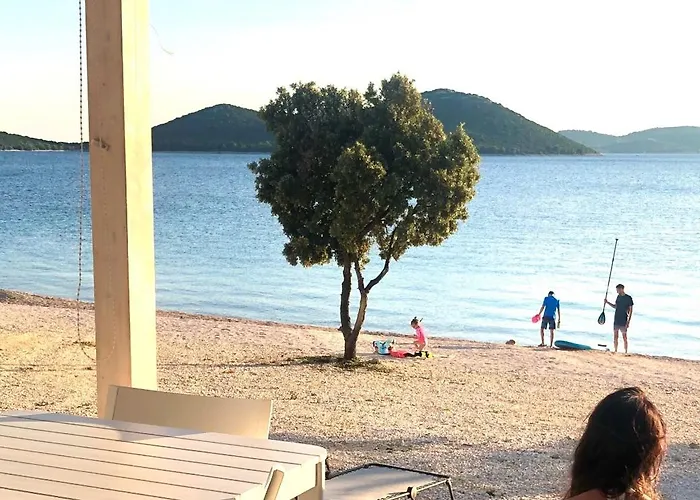 Buqez Eco - Beachfront 20 & House 42 Драге