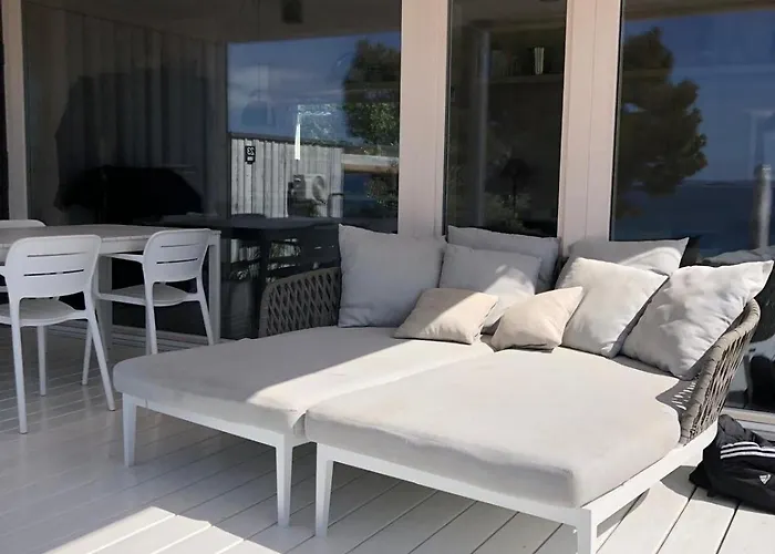 Buqez Eco - Beachfront 20 & House 42 Дом отдыха *